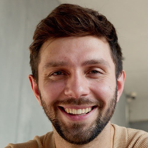 portrait of a smiling man d9sevmq.jpg